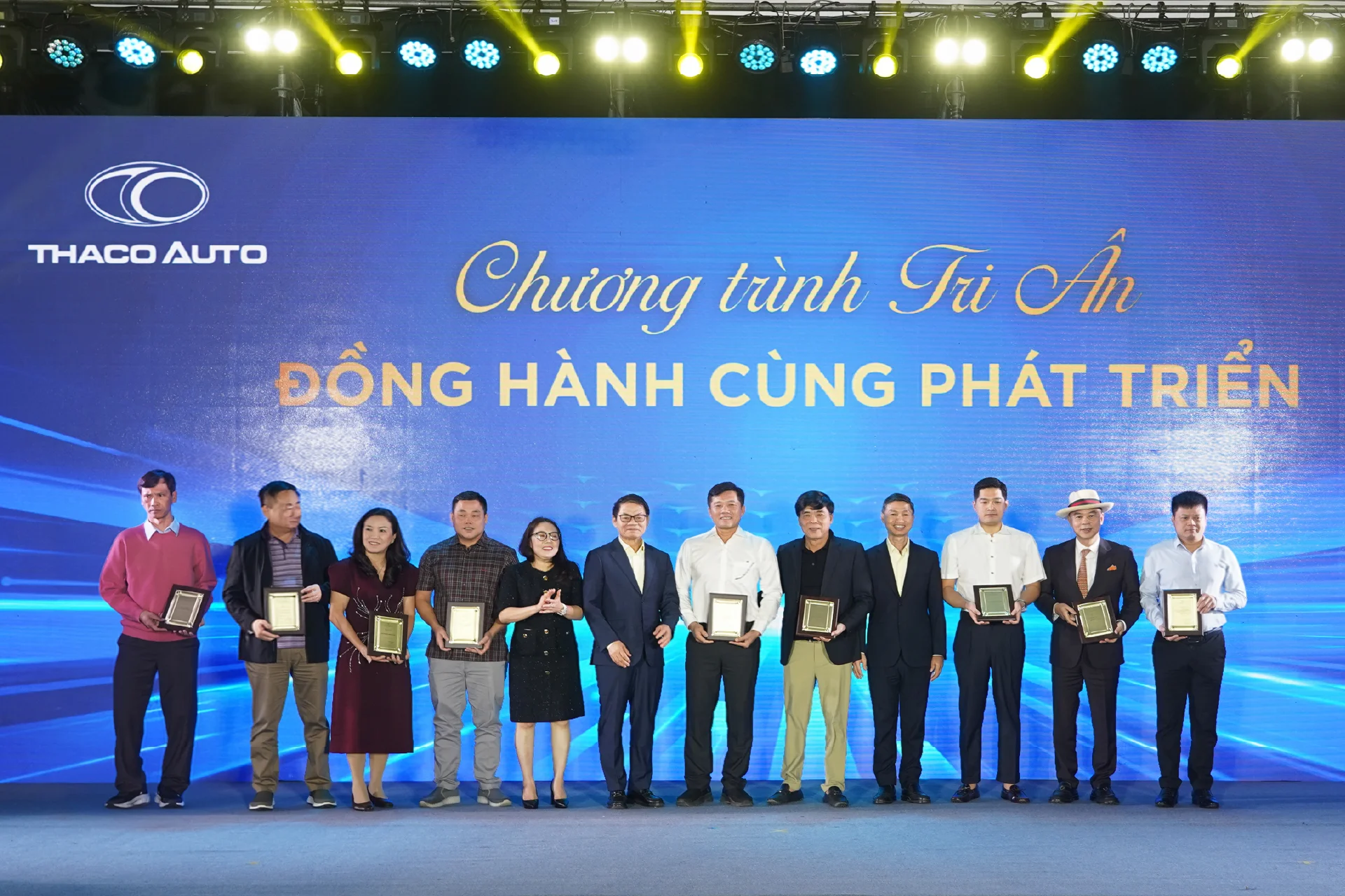 THACO AUTO tổ chức Hội nghị khách hàng xe Tải, xe Bus