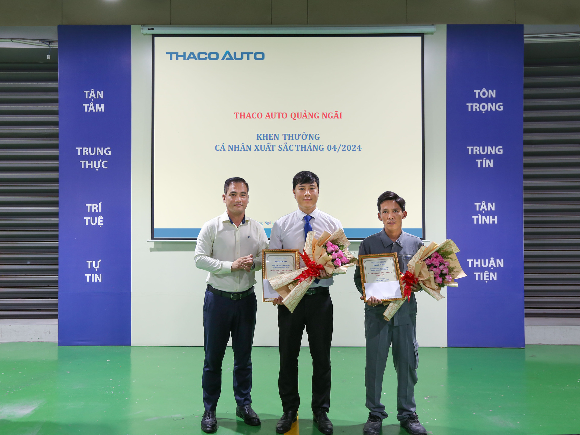 Chào cờ tháng 5/2024: THACO AUTO Quảng Ngãi chú trọng triển khai các công việc trọng tâm & tuyên dương cá nhân xuất sắc